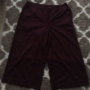 Bermuda Woven Burgundy Shorts
